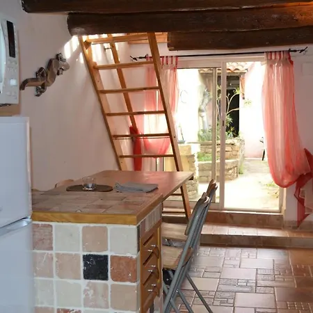 La Tarente Apartment *